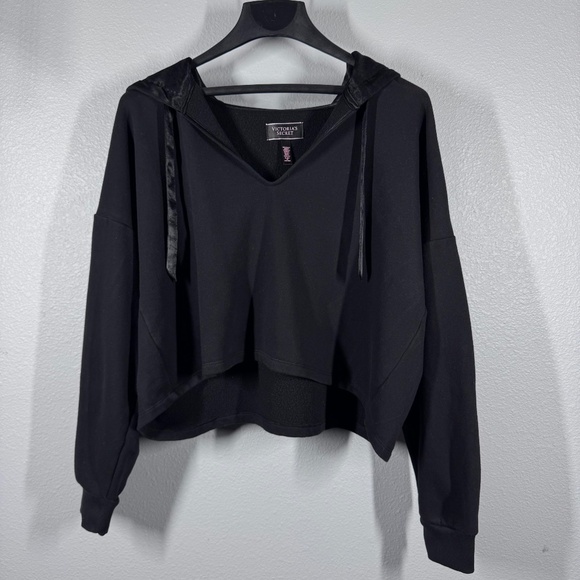 Seductive Slouch: Victoria's Secret Black Satin-Lined Cropped V-Neck Hoodie - XL - Picture 1 of 12